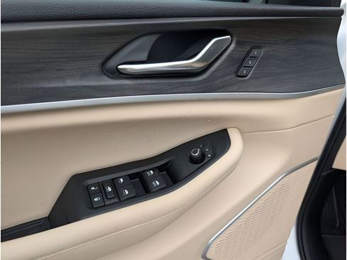 New 2026 Jeep Grand Cherokee L Limited RWD image 13