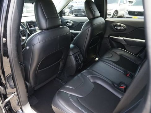 Used 2020 Jeep Cherokee Latitude Plus FWD image 12
