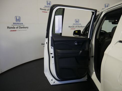 New 2026 Honda Ridgeline RTL image 12