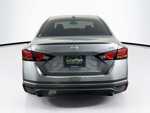 Used 2023 Nissan Altima 2.5 SV w/ SV Premium Package FWD image 7