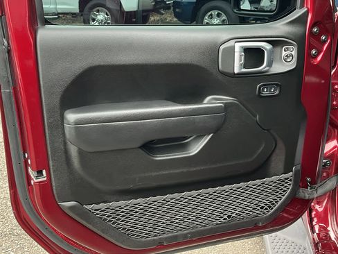 Used 2022 Jeep Wrangler Unlimited Willys image 10