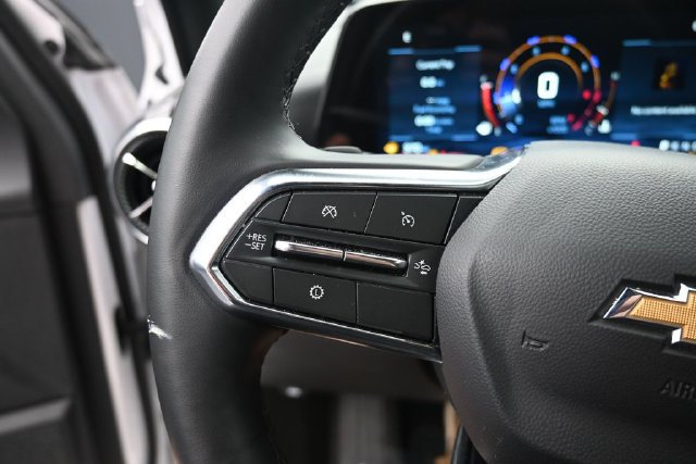Used 2025 Chevrolet Equinox LT FWD image 18