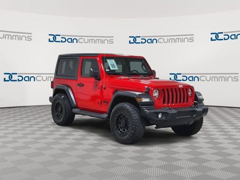 Used 2021 Jeep Wrangler Sport AWD/4WD image 3
