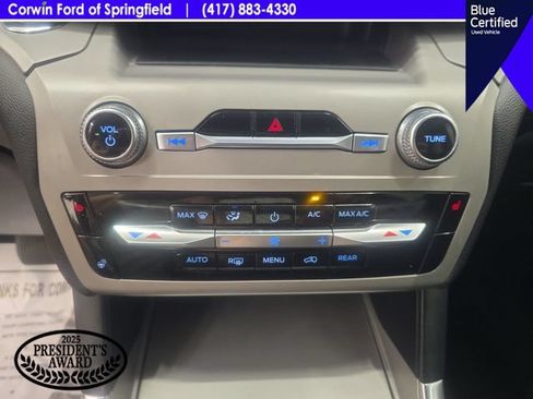 Used 2022 Ford Explorer XLT w/ Equipment Group 202A AWD/4WD image 26