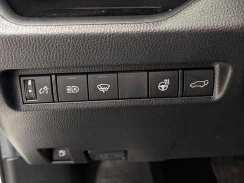 Used 2022 Toyota RAV4 XLE Premium image 15