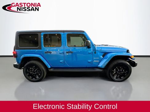 Used 2022 Jeep Wrangler Unlimited Sahara w/ Cold Weather Group image 10