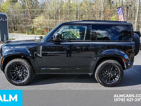 Used 2024 Land Rover Defender 90 X-Dynamic SE image 6