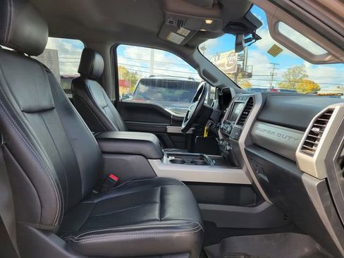 Used 2020 Ford F250 Lariat w/ Chrome Package image 22