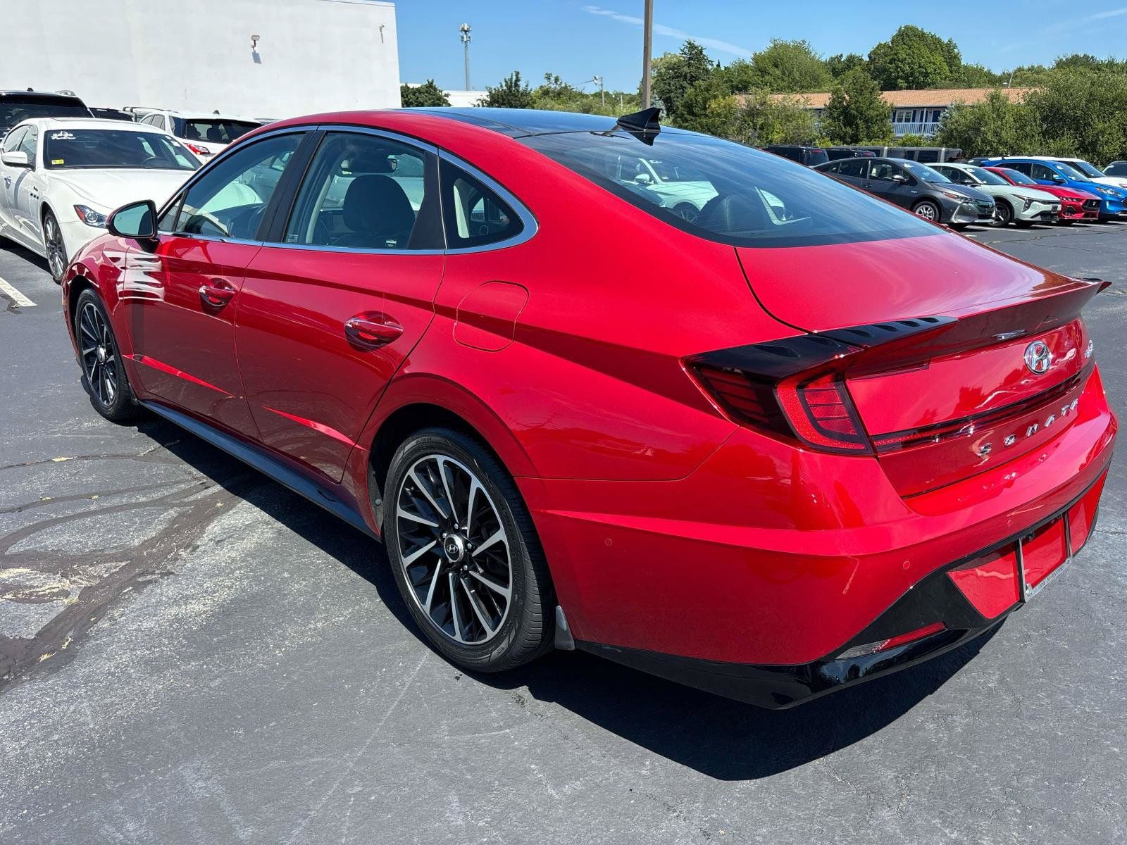 Used 2021 Hyundai Sonata Limited w/ Winter Weather Package FWD image 3