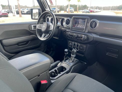 Certified 2021 Jeep Wrangler Unlimited Sahara image 15