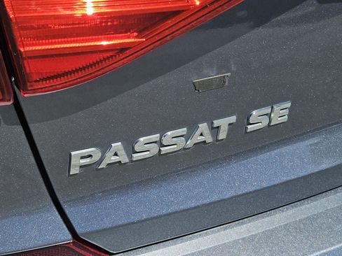 Used 2016 Volkswagen Passat 1.8T SE FWD image 8
