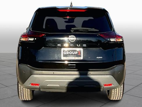 Used 2023 Nissan Rogue S image 5