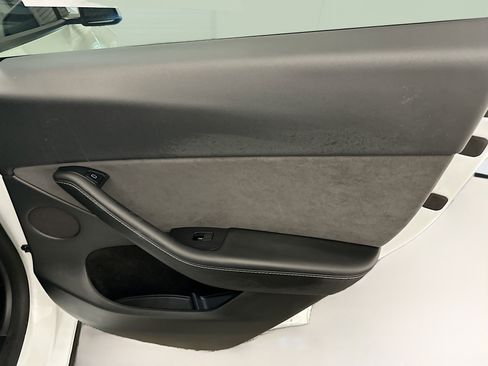 Used 2023 Tesla Model Y Long Range image 33