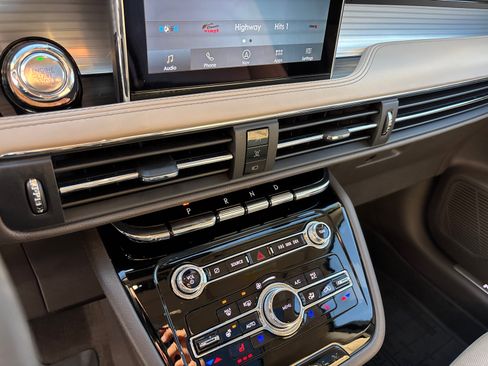 Certified 2022 Lincoln Corsair AWD w/ Premium Package image 21