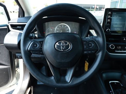Used 2021 Toyota Corolla LE FWD image 11