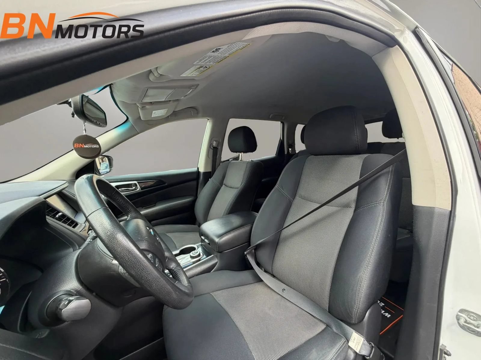 Used 2018 Nissan Pathfinder SV AWD/4WD image 11