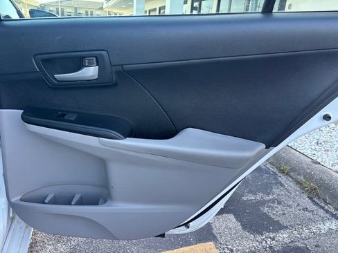 Used 2014 Toyota Camry LE image 45