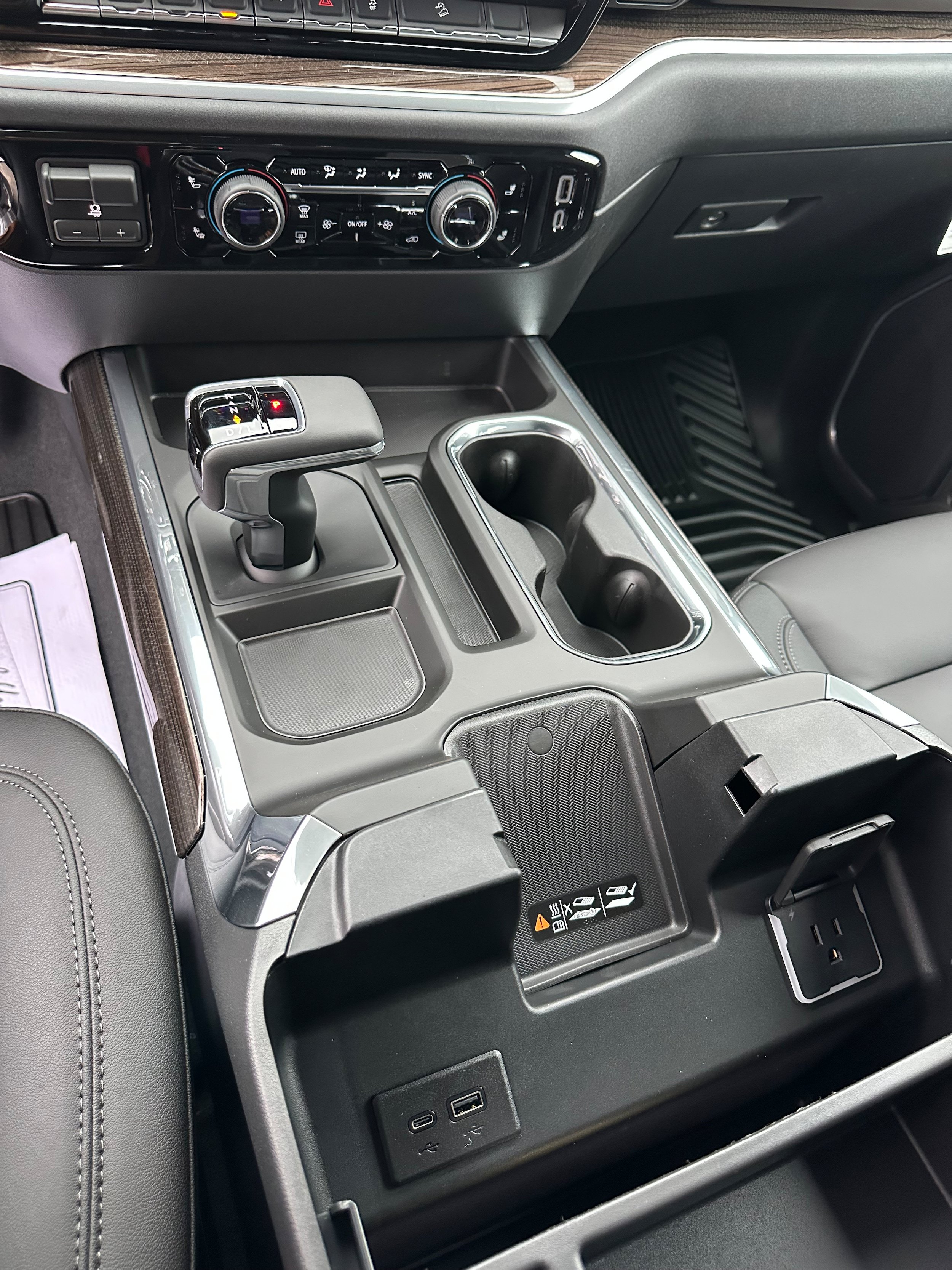 New 2026 Chevrolet Silverado 1500 RST w/ Z71 Off-Road Package AWD/4WD image 17