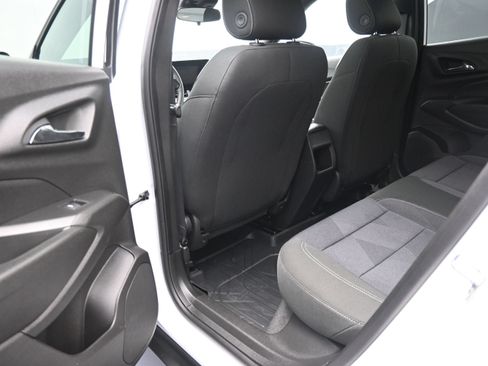 Certified 2025 Chevrolet Trax RS w/ Sunroof Package FWD image 26