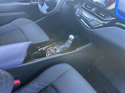 Used 2021 Toyota C-HR XLE image 16