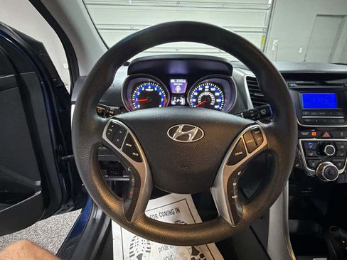 Used 2015 Hyundai Elantra GT FWD image 15