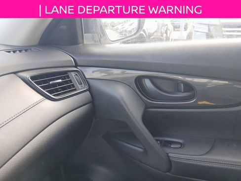 Used 2020 Nissan Rogue S AWD/4WD image 15