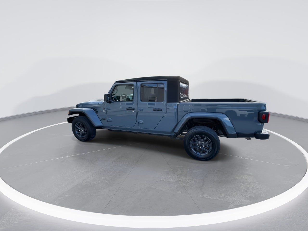 Used 2024 Jeep Gladiator Sport AWD/4WD image 12