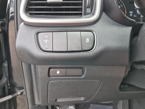Used 2019 Kia Sorento L FWD image 27