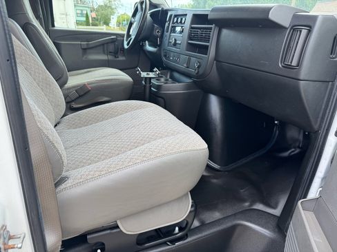 Used 2019 Chevrolet Express 2500 image 17