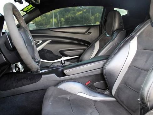 Used 2018 Chevrolet Camaro SS RWD image 15