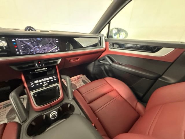 Used 2024 Porsche Cayenne Coupe AWD/4WD image 35