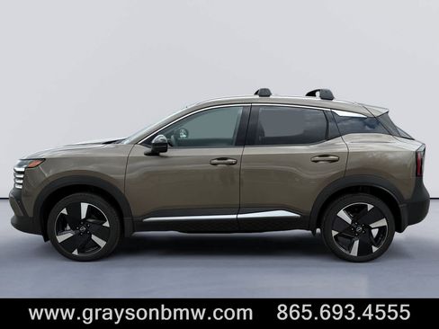 Used 2026 Nissan Kicks SR w/ Cold Weather Package image 6