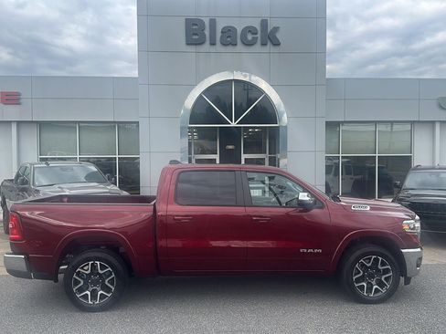 New 2026 RAM 1500 Laramie AWD/4WD image 3