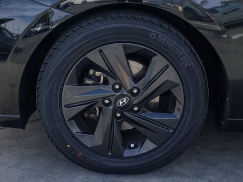 Used 2021 Hyundai Elantra SEL image 12