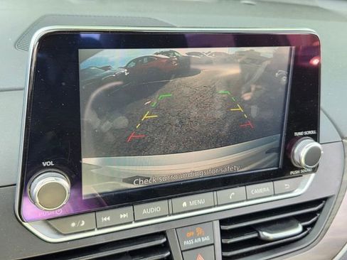 Used 2024 Nissan Altima 2.5 SV FWD image 13