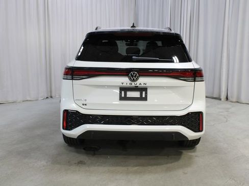 New 2026 Volkswagen Tiguan SE R-Line image 25