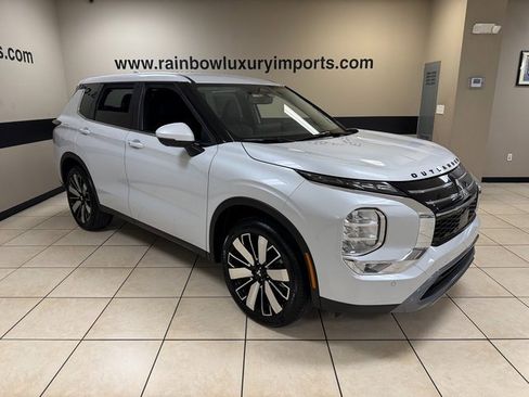 New 2025 Mitsubishi Outlander SE image 1