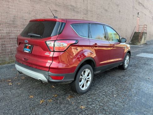 Used 2017 Ford Escape SE image 5