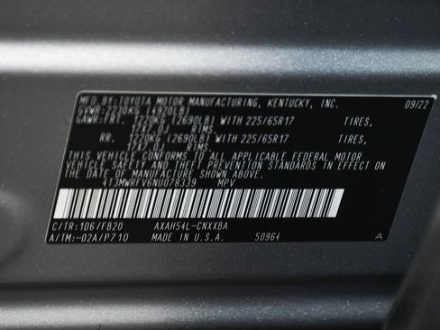 Used 2022 Toyota RAV4 LE image 15