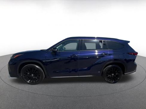 Used 2025 Toyota Highlander XSE AWD/4WD image 9