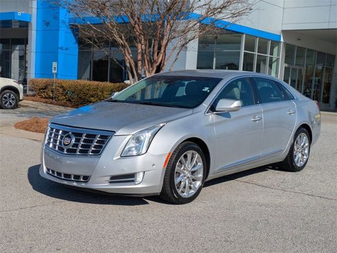 Used 2014 Cadillac XTS Luxury w/ Driver Awareness Package image 4