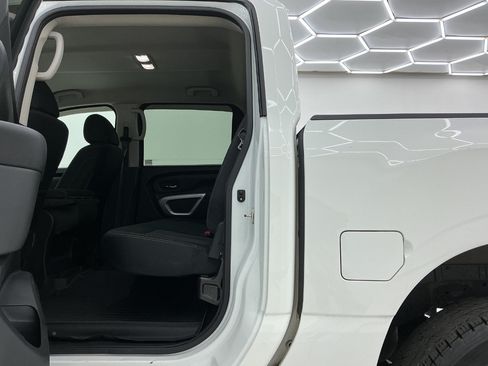 Used 2019 Nissan Titan SV AWD/4WD image 20