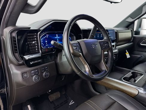 Used 2024 Chevrolet Silverado 2500 High Country w/ Midnight Edition AWD/4WD image 9