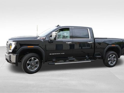 Used 2025 GMC Sierra 3500 SLT w/ SLT Premium Package AWD/4WD image 10