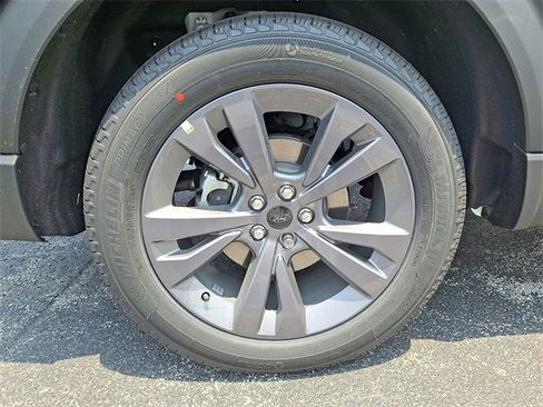 New 2025 Ford Explorer Active w/ Active Comfort Package image 5