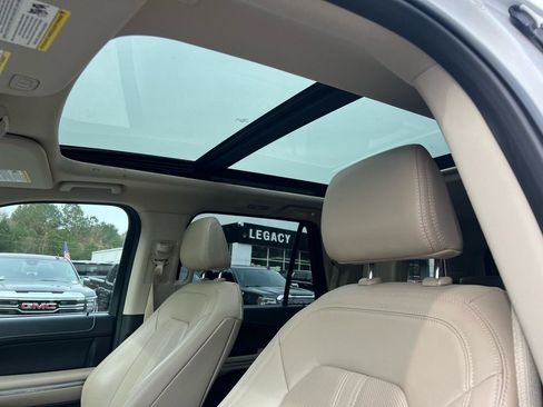 Used 2022 Ford Expedition Limited image 25