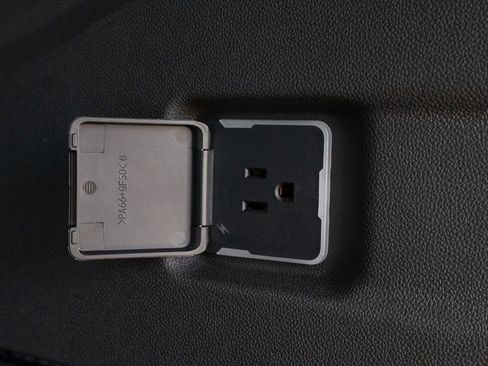 New 2025 Chevrolet Suburban LS image 35