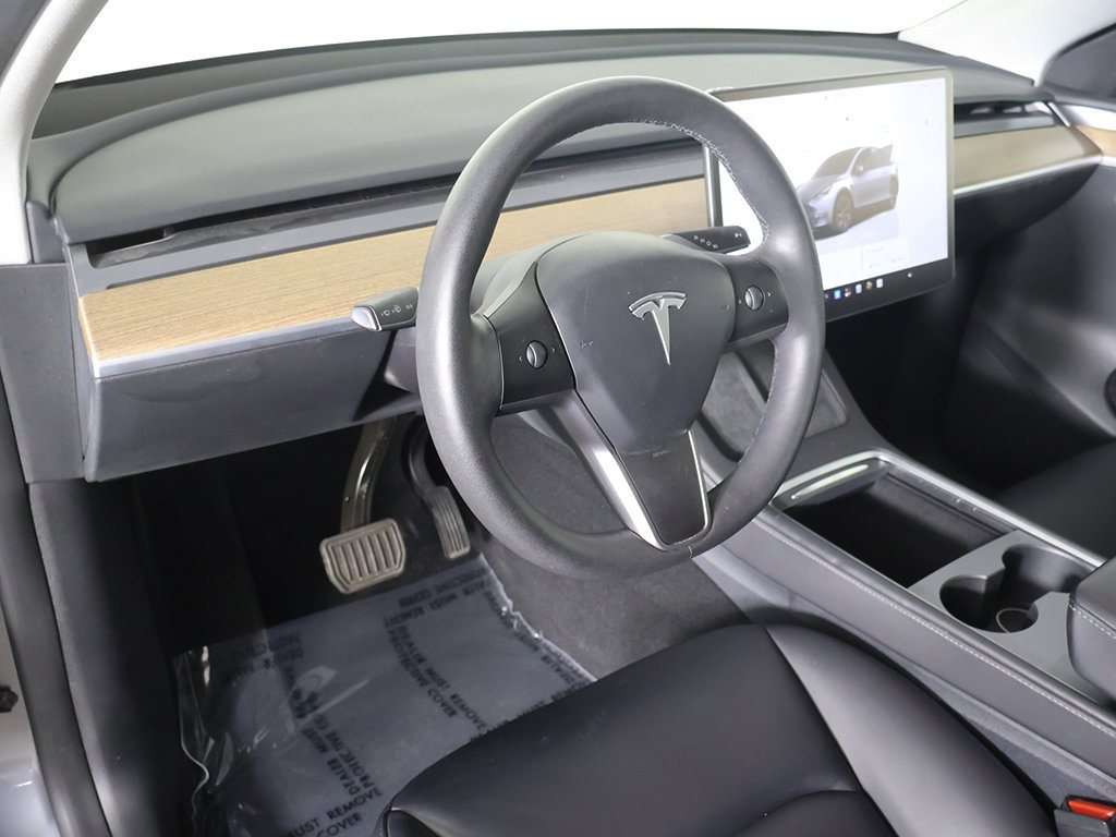 Used 2025 Tesla Model Y Long Range AWD/4WD image 28