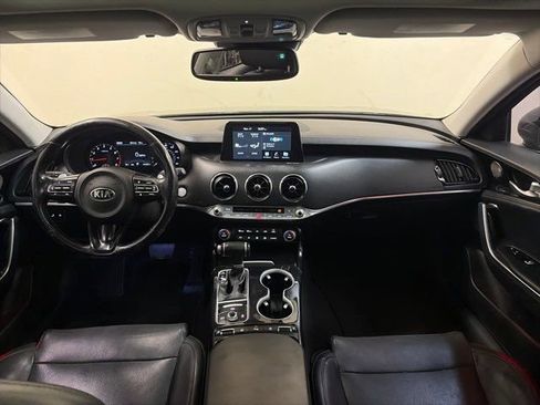 Used 2018 Kia Stinger Premium image 29