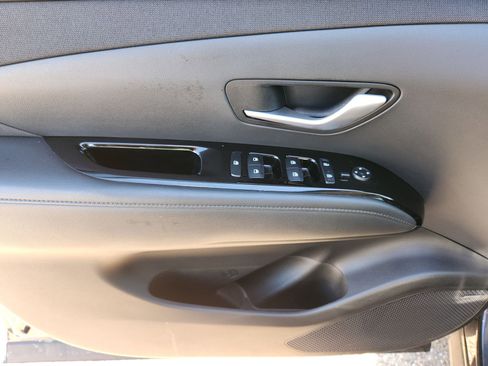 Used 2023 Hyundai Tucson Limited FWD image 15